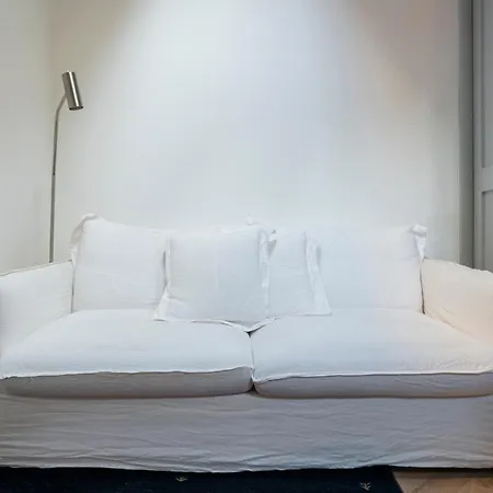 Alcova Apartment *